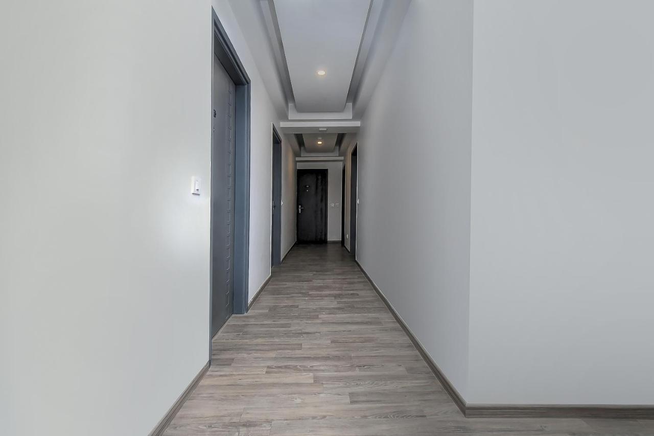 Oyo Townhouse 044 Sector 14 Gurugram Hotel Gurgaon Exterior foto