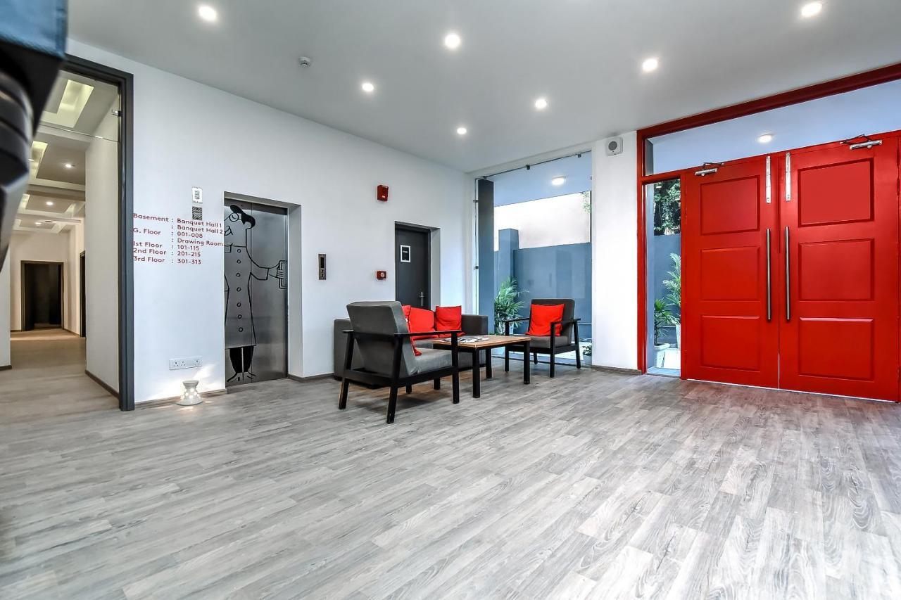Oyo Townhouse 044 Sector 14 Gurugram Hotel Gurgaon Exterior foto