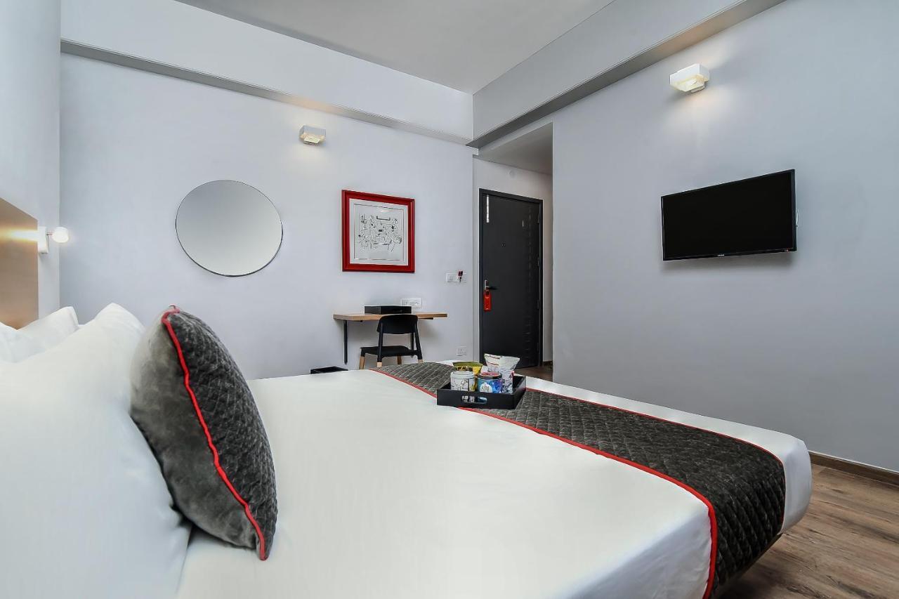 Oyo Townhouse 044 Sector 14 Gurugram Hotel Gurgaon Exterior foto