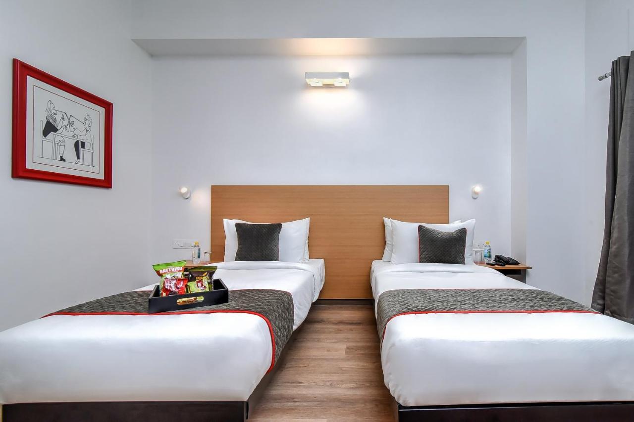 Oyo Townhouse 044 Sector 14 Gurugram Hotel Gurgaon Exterior foto