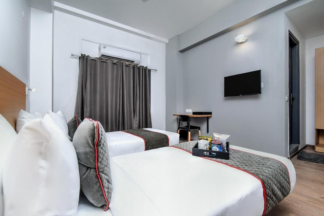 Oyo Townhouse 044 Sector 14 Gurugram Hotel Gurgaon Exterior foto