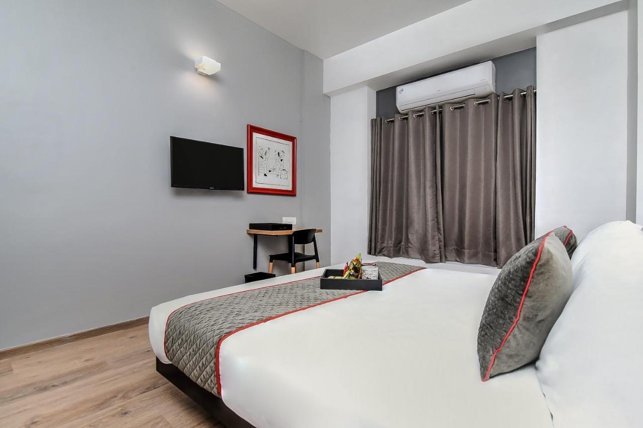 Oyo Townhouse 044 Sector 14 Gurugram Hotel Gurgaon Exterior foto