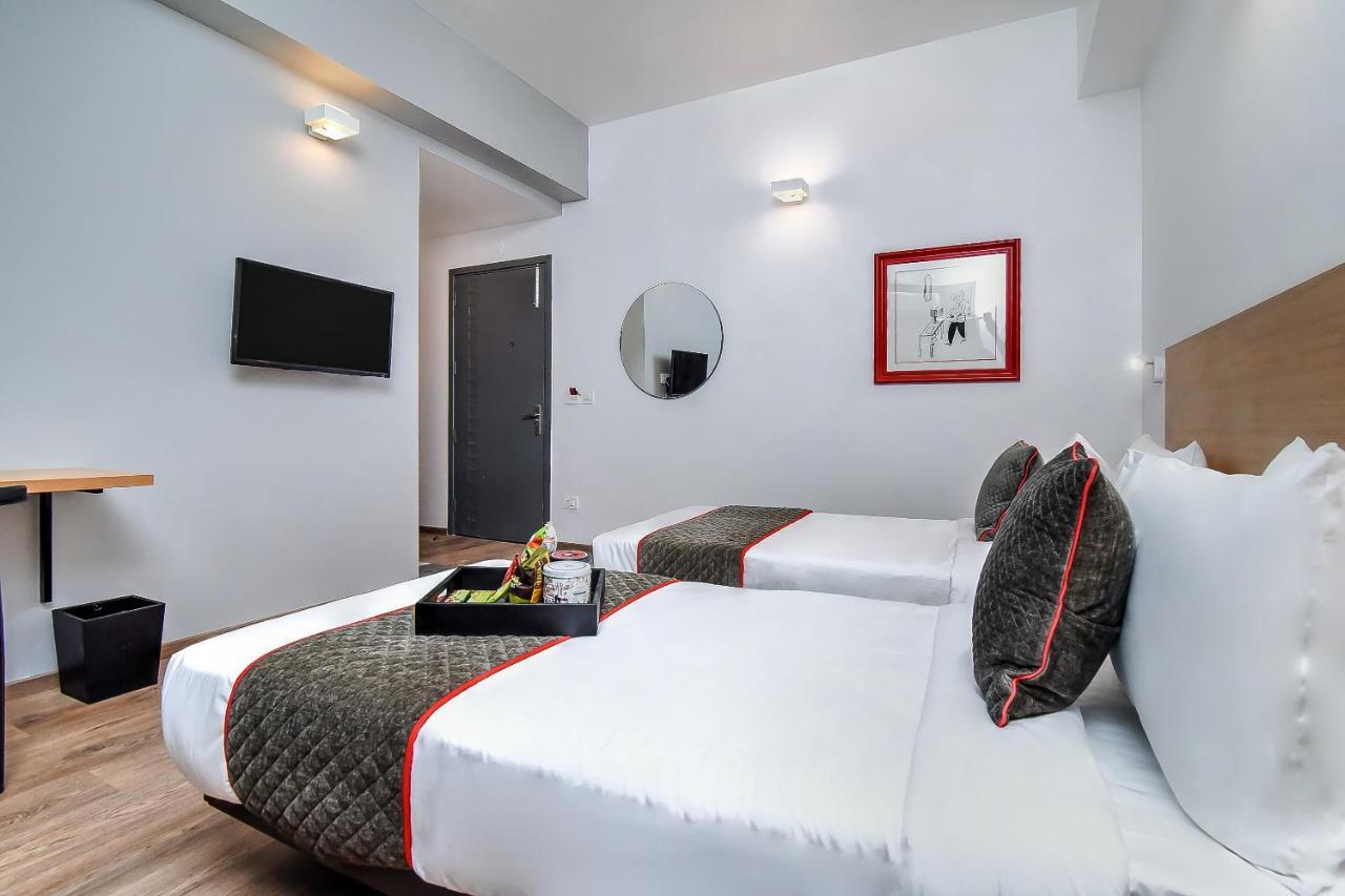 Oyo Townhouse 044 Sector 14 Gurugram Hotel Gurgaon Exterior foto